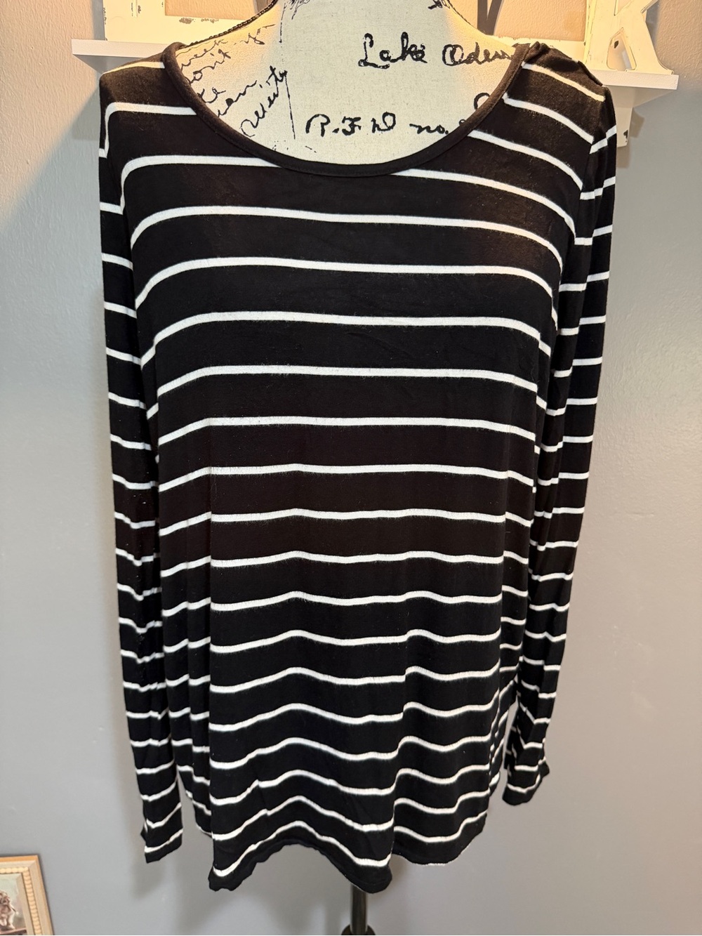 CYNTHIA ROWLEY BLACK/WHITE STRIPED TEE WITH SHEER BACK SZ L